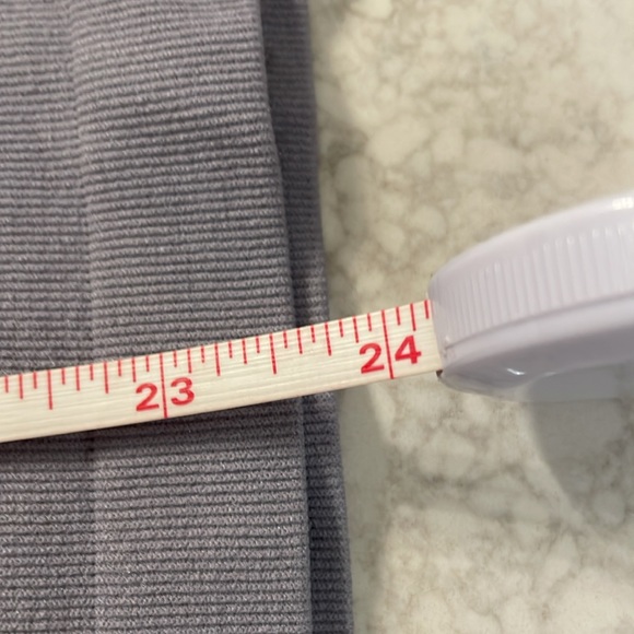 27.💕 Fabletics long sleeve lilac S/M top - Picture 8 of 8